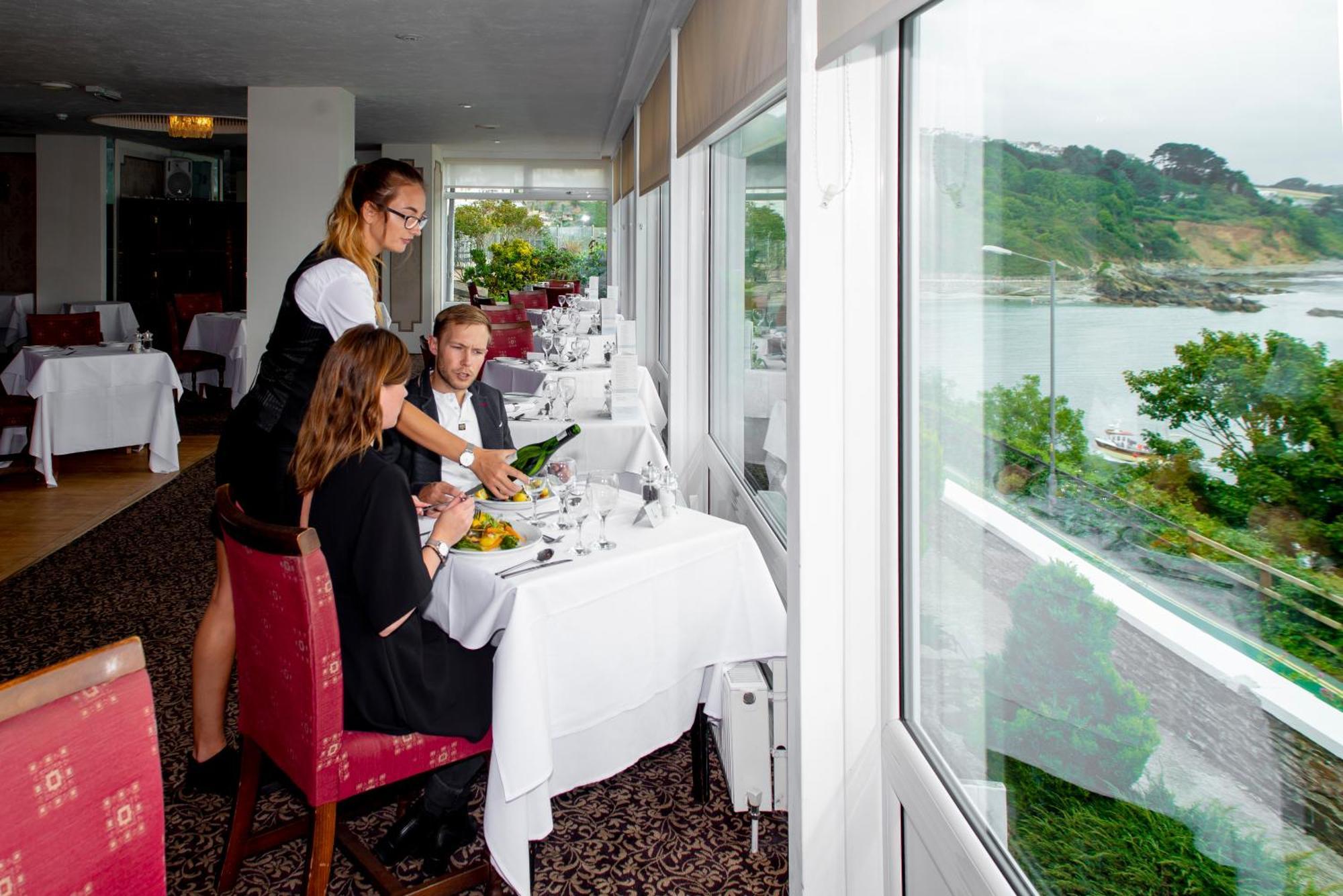 The Hannafore Point Hotel لوي المظهر الخارجي الصورة